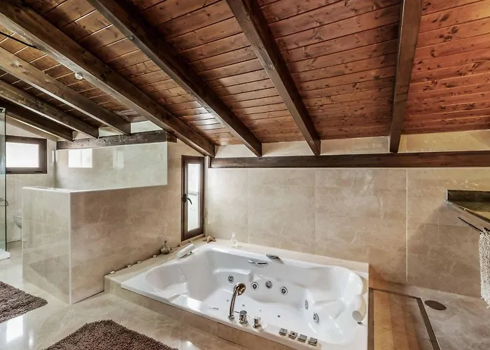 Вилла La Sultana *